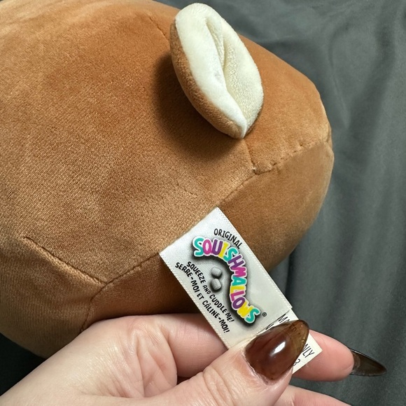 8” Dawn the Fawn with Hearts Squishmalllow - Picture 3 of 3